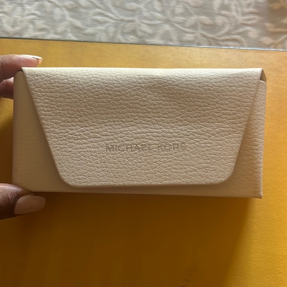 Rose gold Michael Kors sunglasses comes with case tags & cloth